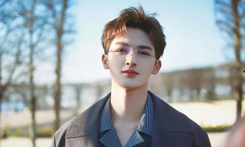 朱正廷娱乐圈爆料,揭秘明星幕后真相  第3张